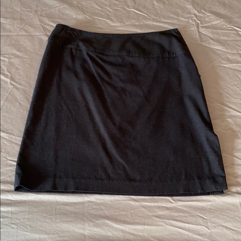 Charcoal gray skit with side slit